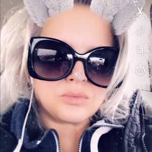 Meet your Posher, Leslie